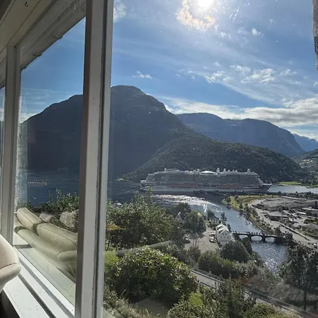 House With The View Gjestgiverier *