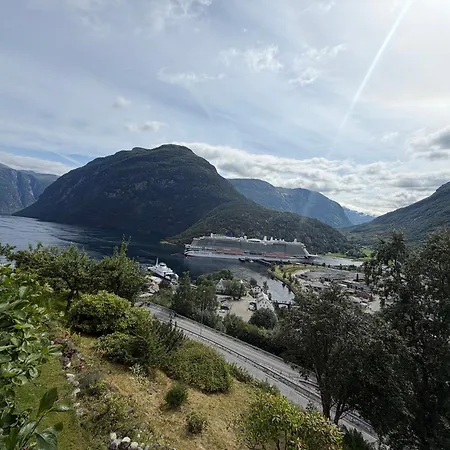 Gjestgiverier House With The View Hellesylt