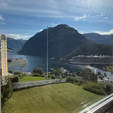 Gjestgiverier House With The View *