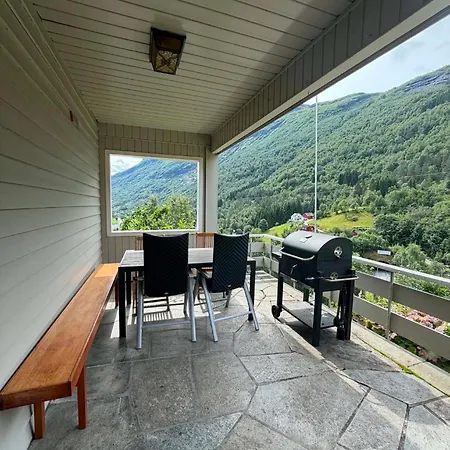 Gjestgiverier House With The View *